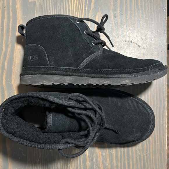 Uggs - Picture 3 of 6